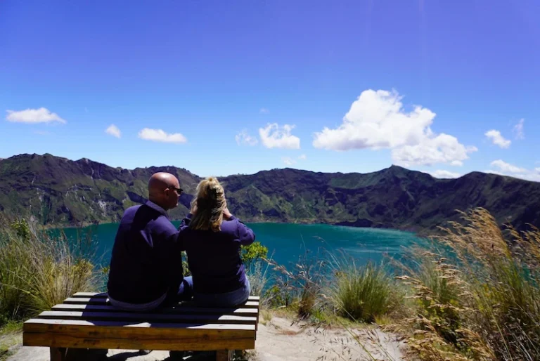 Tour Ecuador, Quilotoa lake in a Private 3 days tour in ecuador