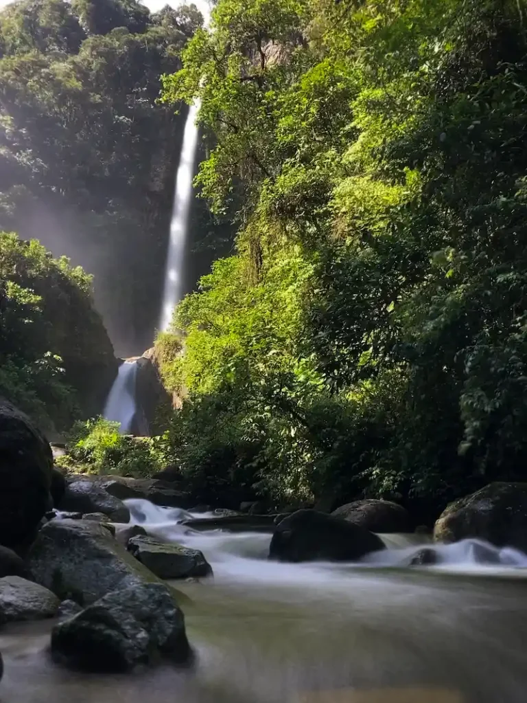 Machay Waterfall Route in Banos
