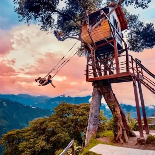 Casa del arbol en Baños de Agua Santa Ecuador