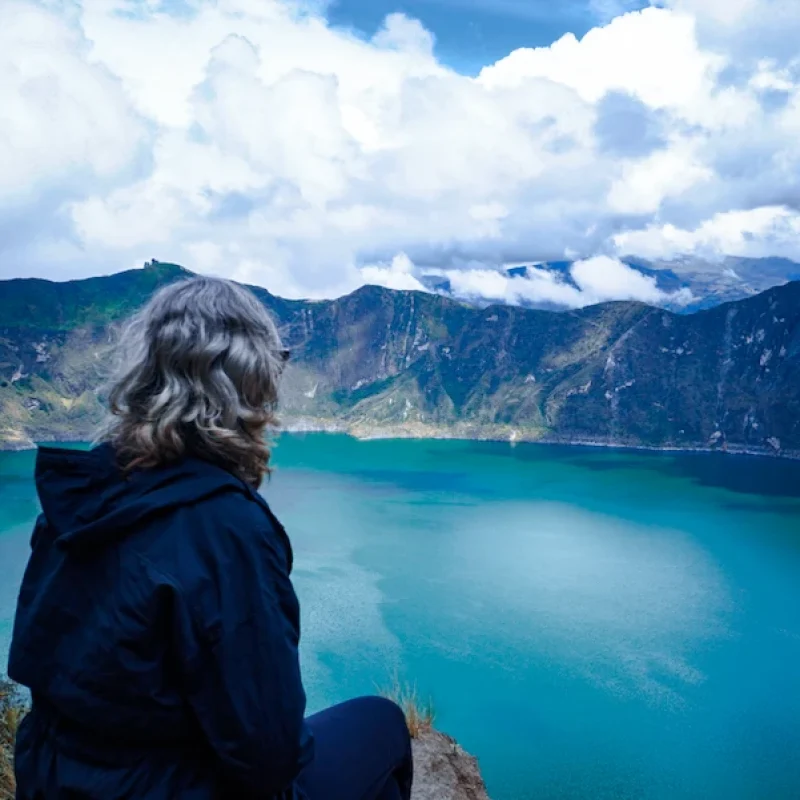 quilotoa-lagoon-crater-viewpoint-tour